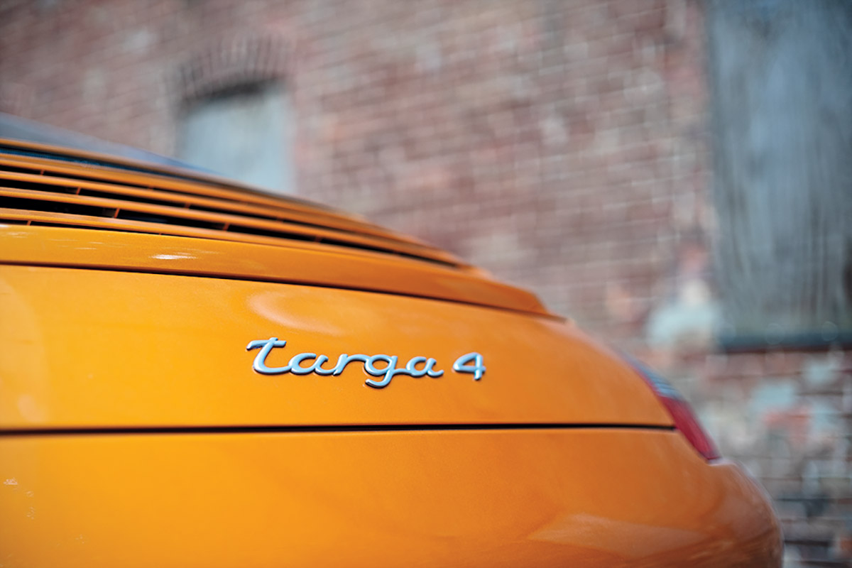 Striking Gold: The rare color of this 997 Targa 4 turns heads | The ...