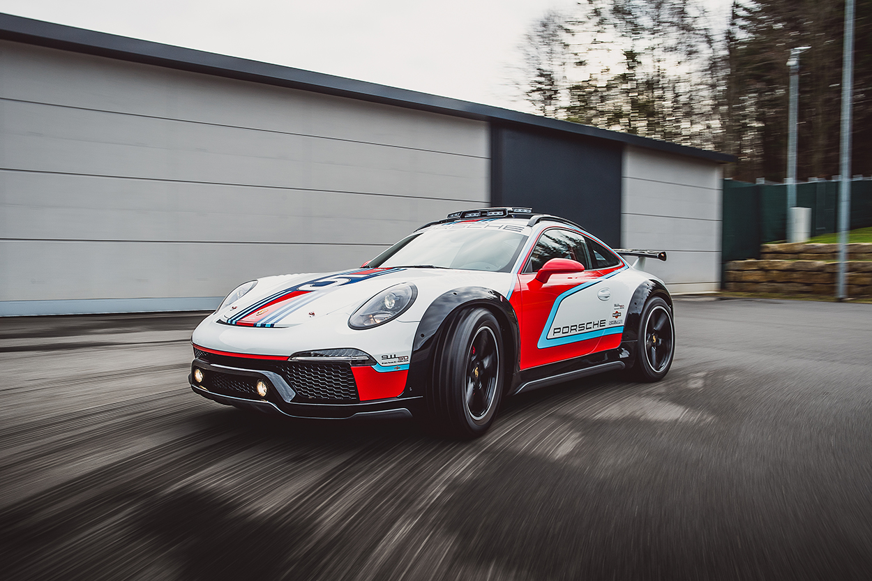 Did you know Porsche gave us a sneak peek at the 911 Dakar back in