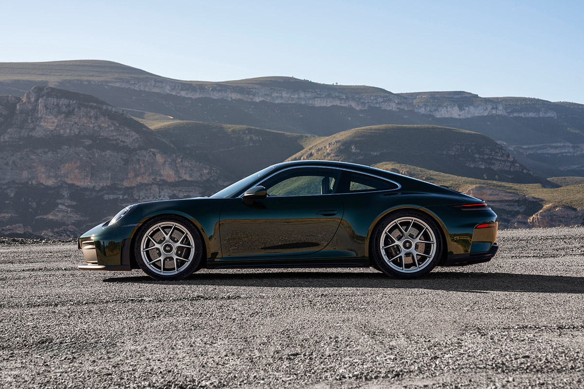 First Drive: 2025 Porsche 911 (992.2) GT3 & GT3 Touring | The Evolution of  the Species | The Porsche Club of America