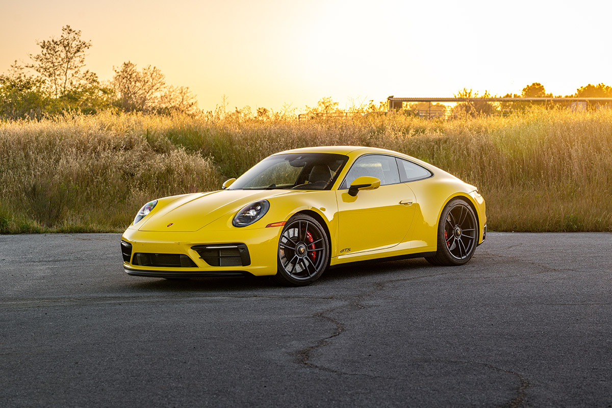 Porsche 911 Carrera 4 GTS (2023)